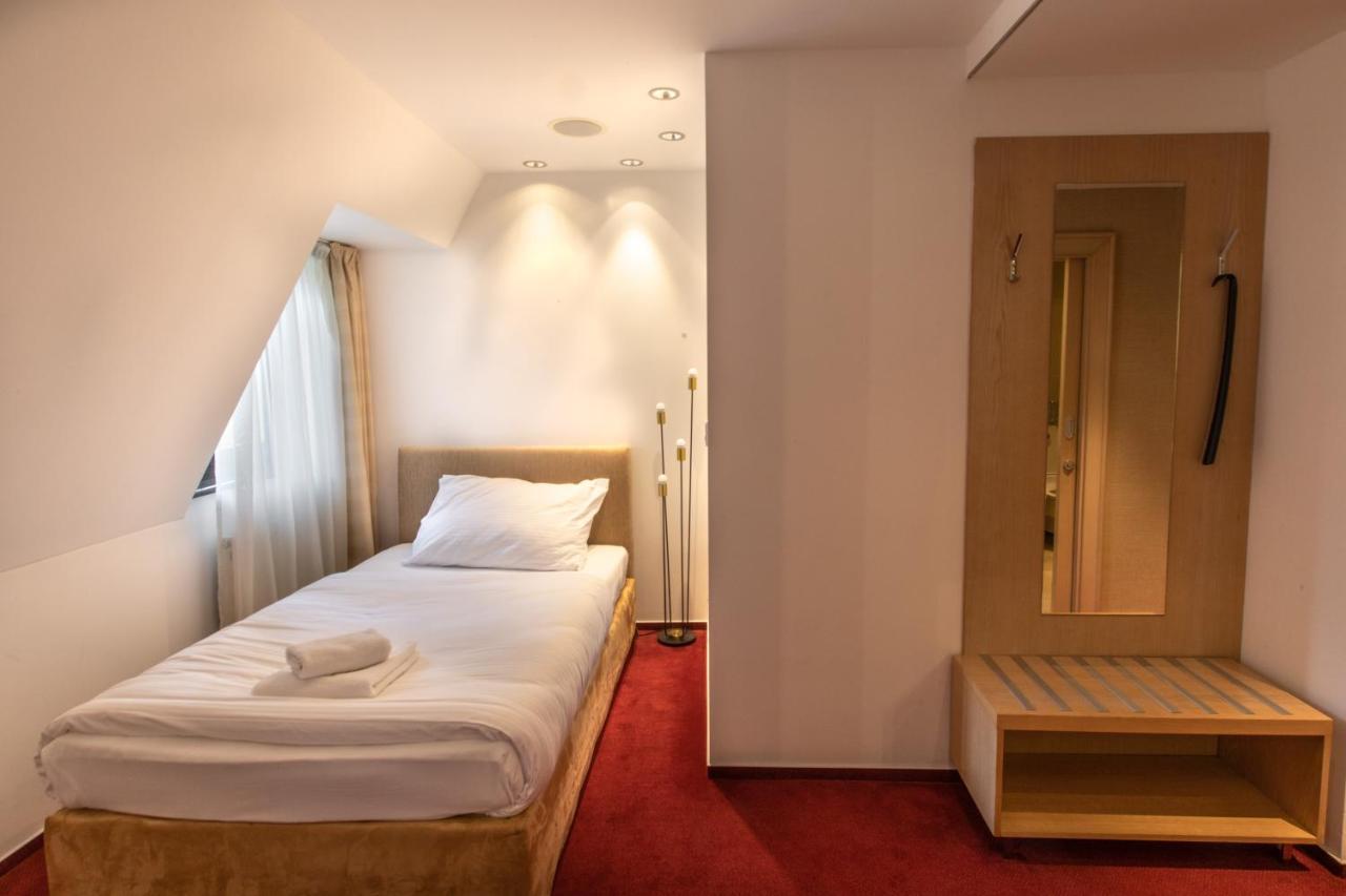 Hotel Villa Necas Zilina Ngoại thất bức ảnh