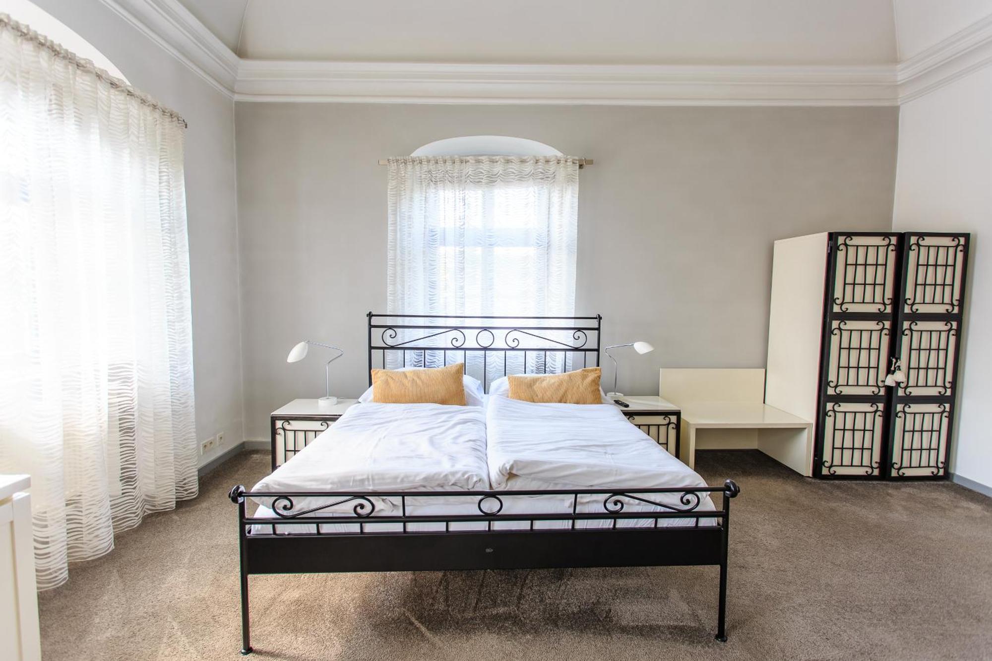 Hotel Villa Necas Zilina Ngoại thất bức ảnh
