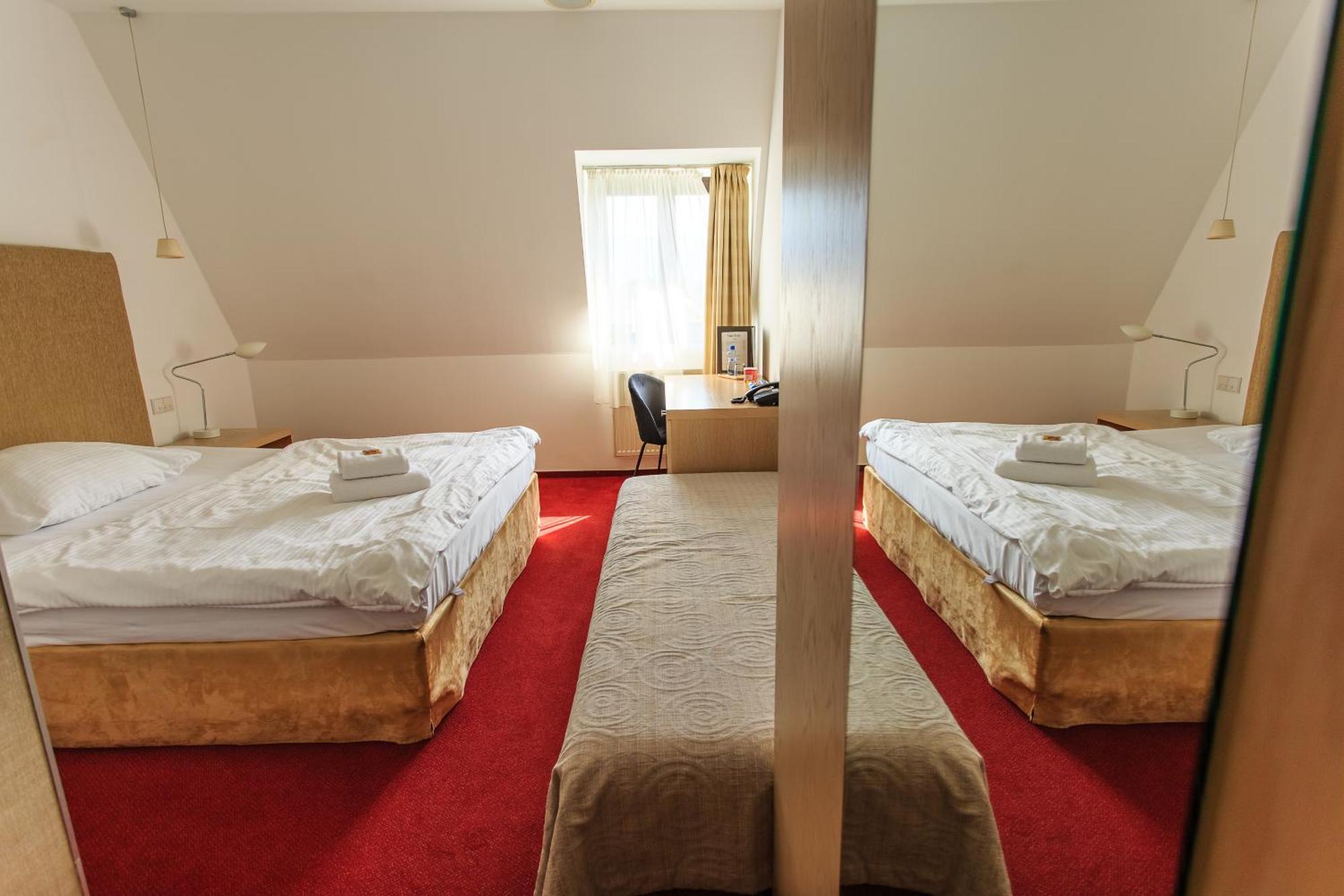 Hotel Villa Necas Zilina Ngoại thất bức ảnh