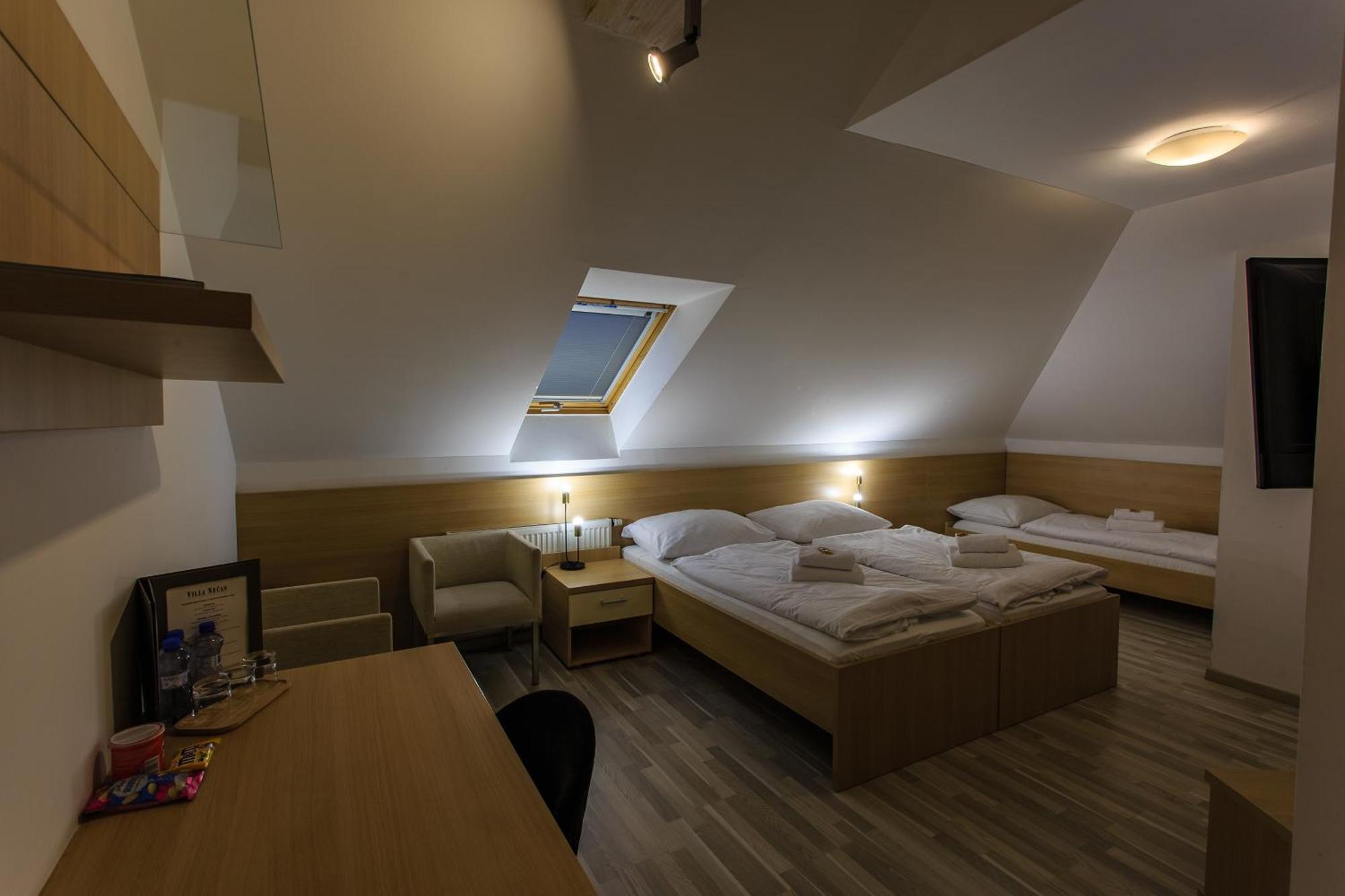 Hotel Villa Necas Zilina Ngoại thất bức ảnh