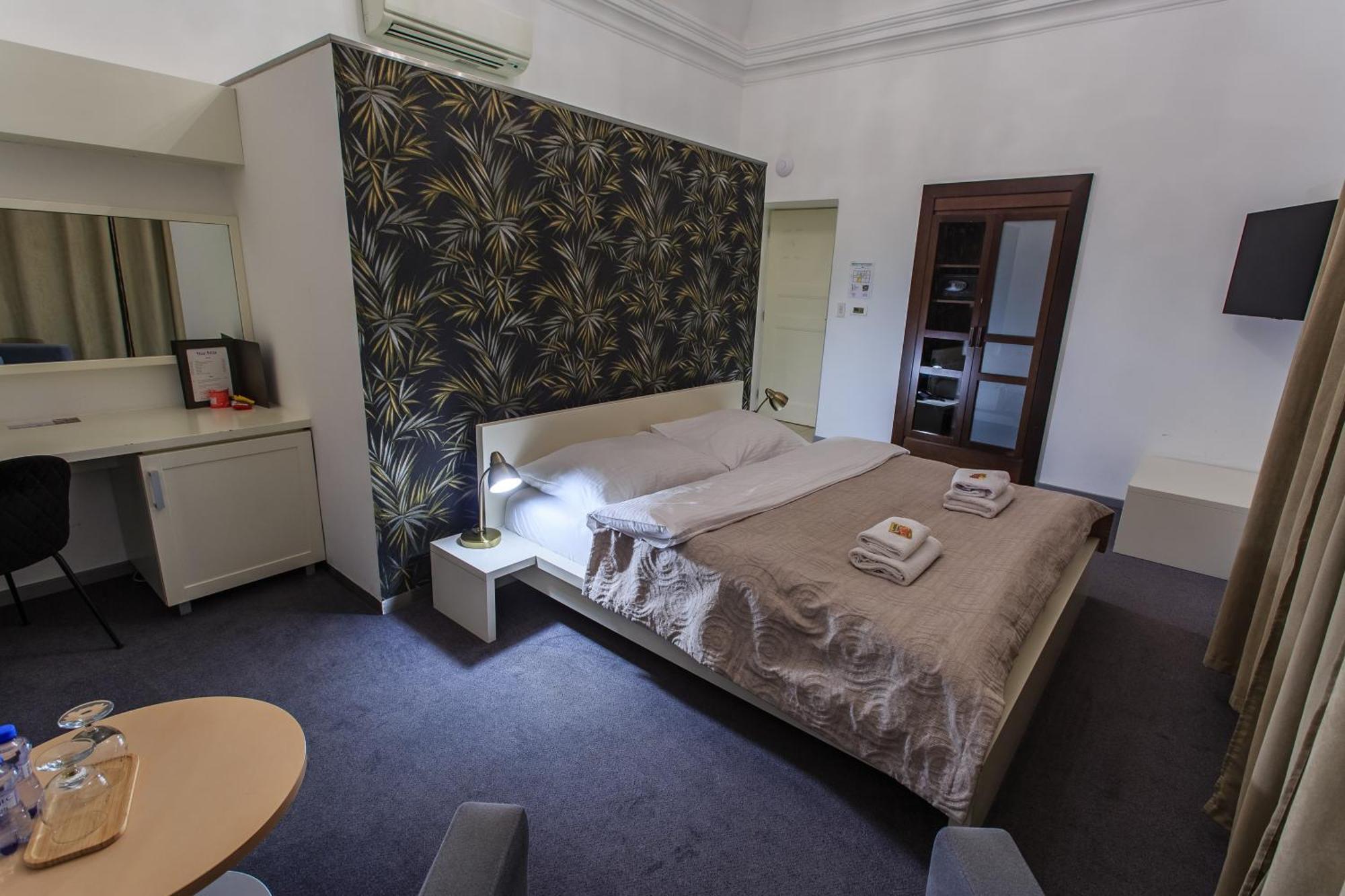 Hotel Villa Necas Zilina Ngoại thất bức ảnh